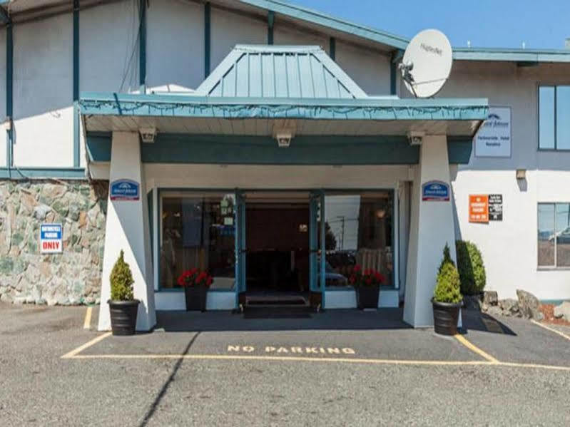 Howard Johnson By Wyndham Nanaimo Harbourside Exterior foto